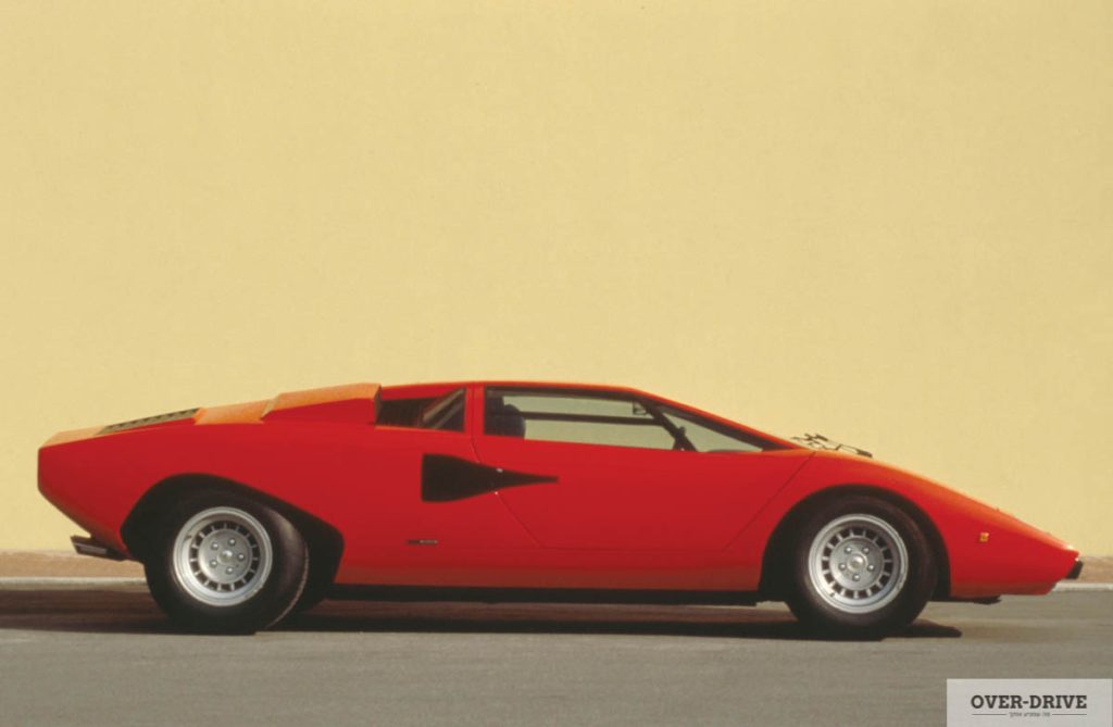 למבורגיני קונטאש