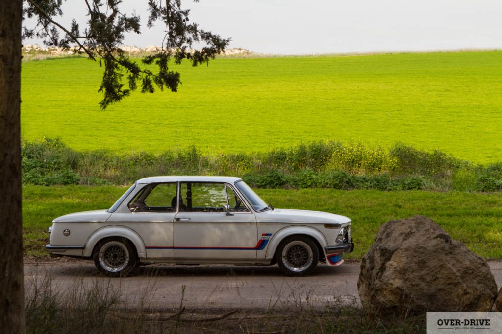 מספרת הרבה עוד לפני שסובבה גלגל