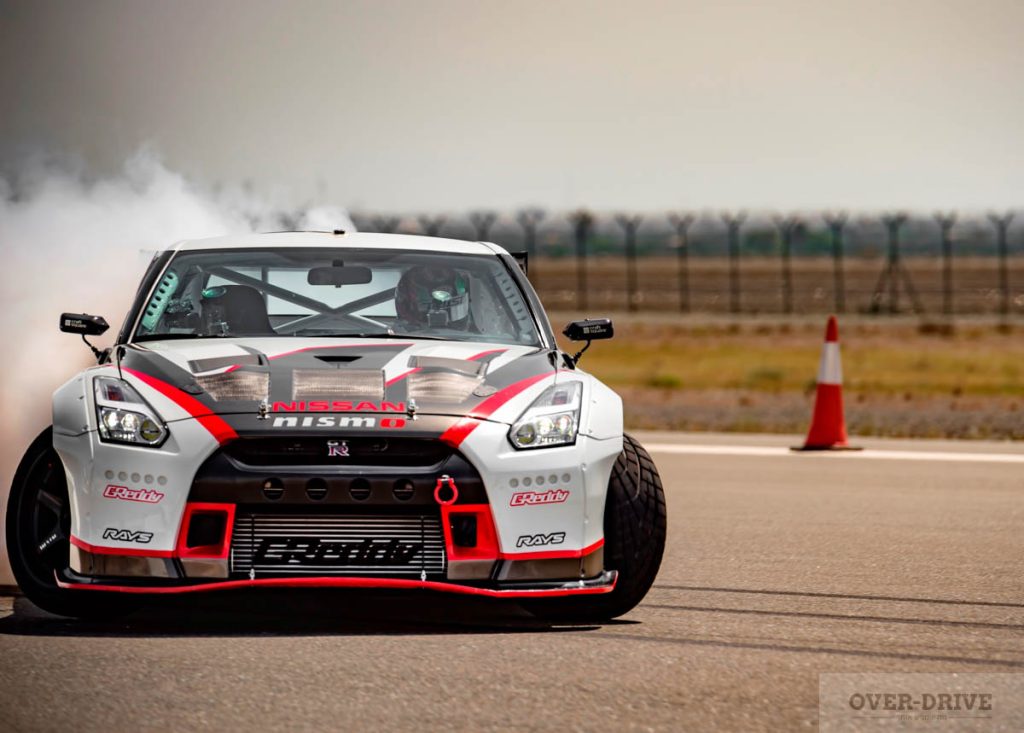 Nissan GT-R Breaks the GUINNESS WORLD RECORDS title