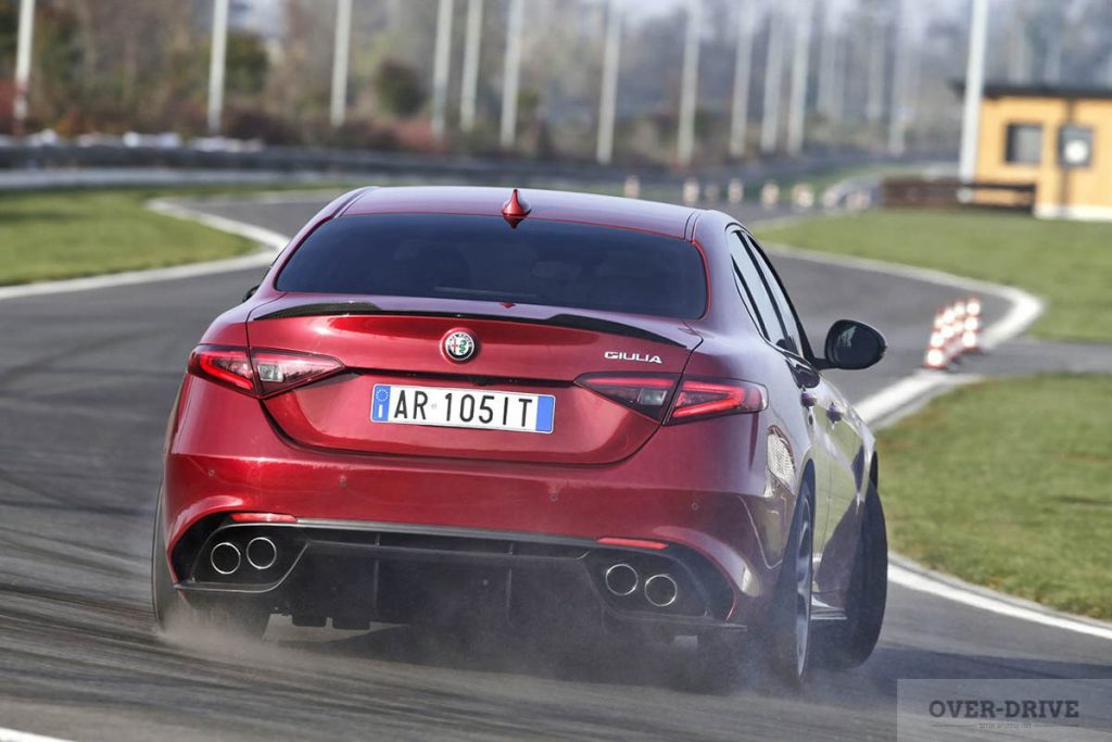 אלפא רומיאו ג'וליה