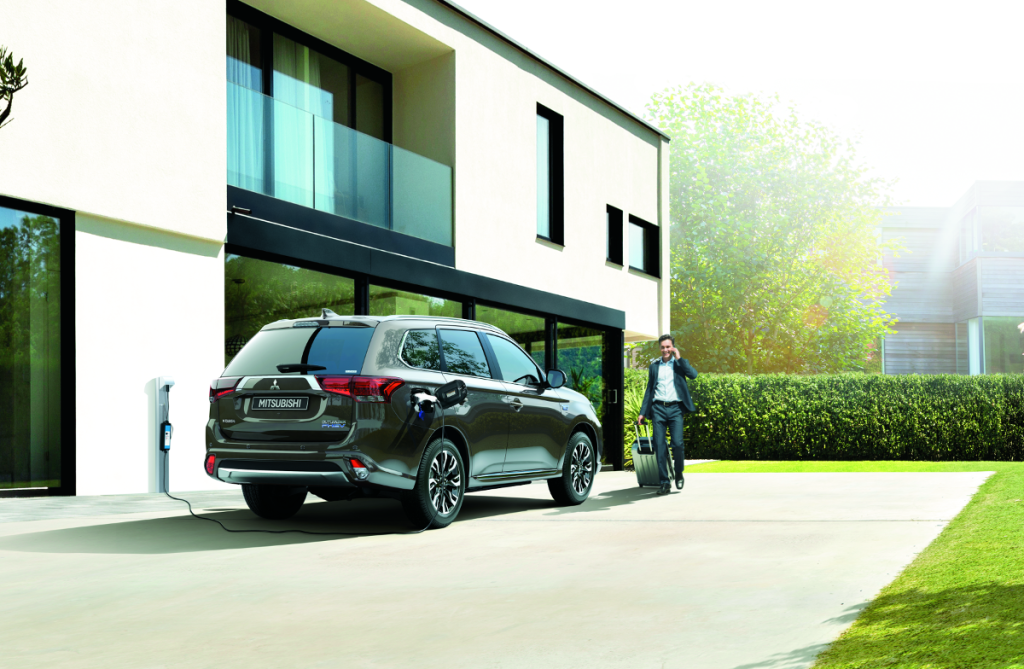מיצובישי אאוטלנדר PHEV