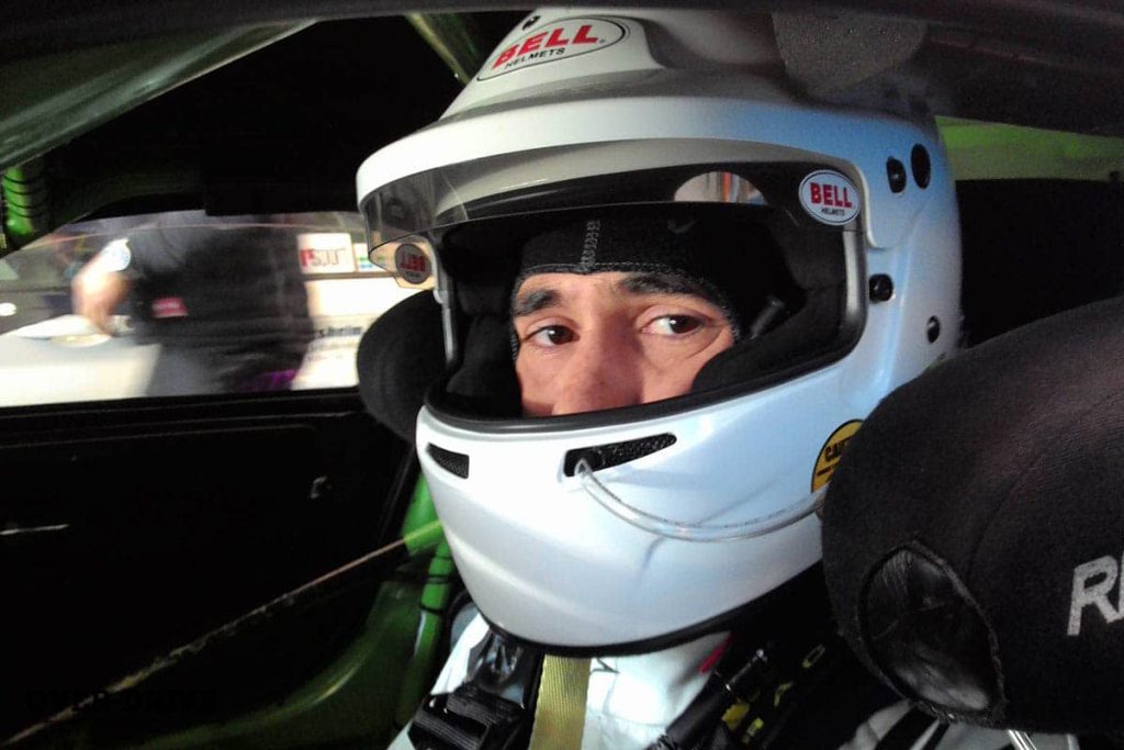 דין הגיע למירוץ הזה אחרי התייבשות. אפשר לראות את זה על העיניים שלו...