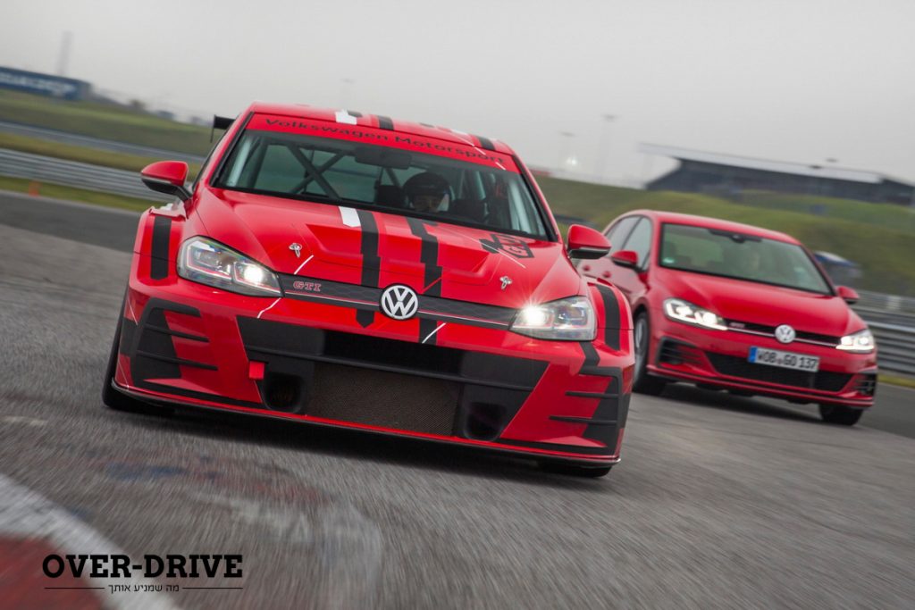 פולקסווגן גולף GTI TCR