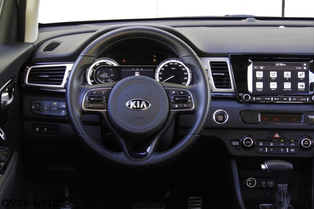 קיה נירו פלאג-אין: נהיגה ראשונה