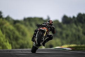 דוקאטי סטריטפייטר V4