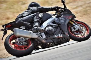 אפריליה RSV4 RR