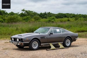 אסטון מרטין V8