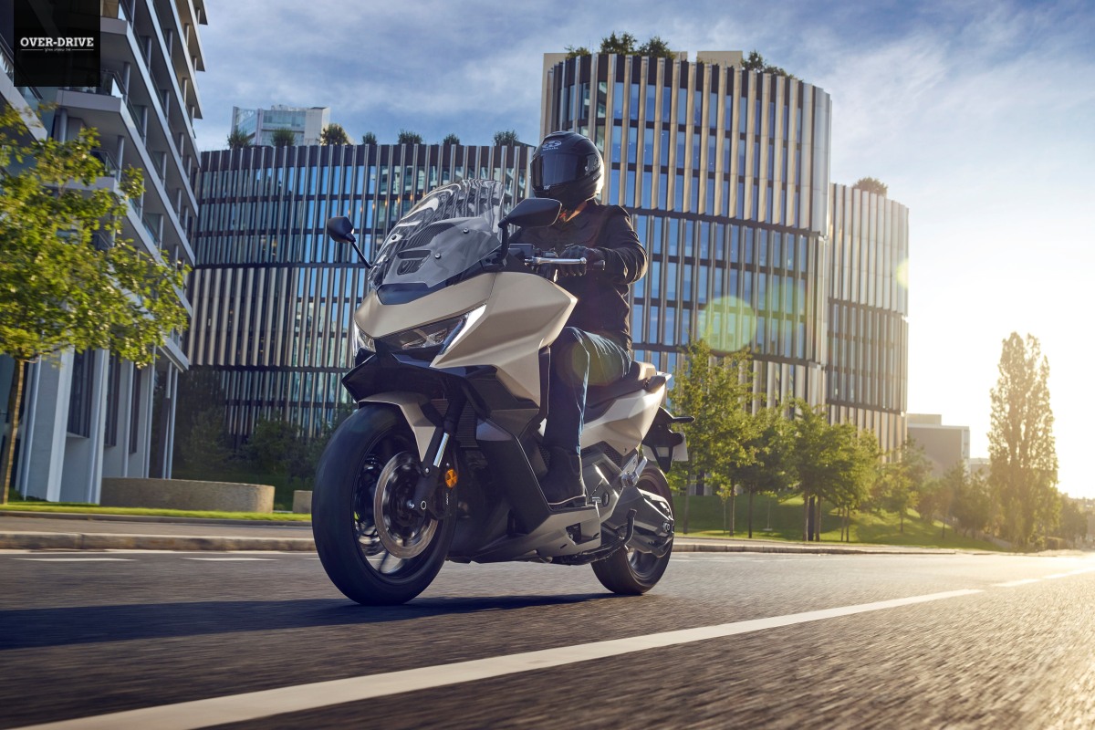 הונדה פורזה 750