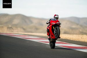 דוקאטי פניגאלה V2 S