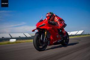 דוקאטי פאניגאלה V4 R