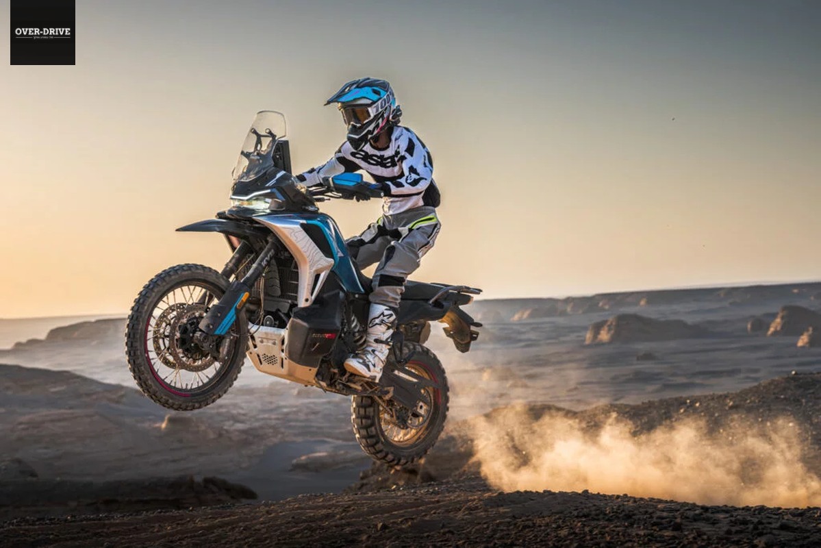 CF מוטו 1000MT X